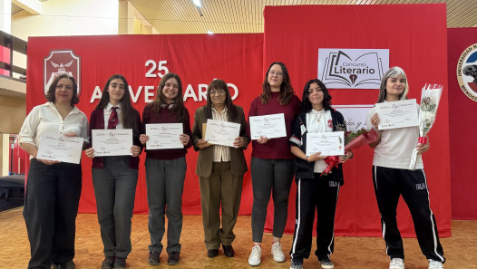 imagen Veinticinco años entre letras y sueños: la EA celebró las Bodas de Plata de su concurso literario