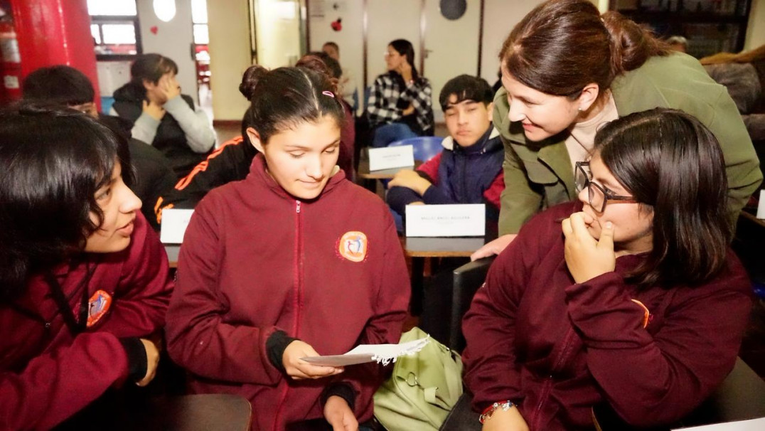 imagen El Senado va a la escuela