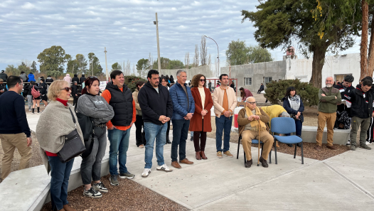 imagen Reinauguración de la rotonda del campo deportivo