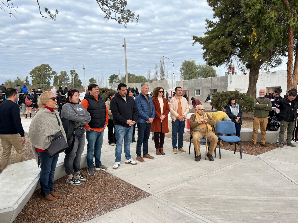 imagen Reinauguración de la rotonda del campo deportivo