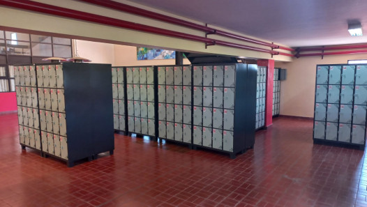imagen Un logro colectivo: la Cooperadora concretó la instalación de casilleros en la escuela