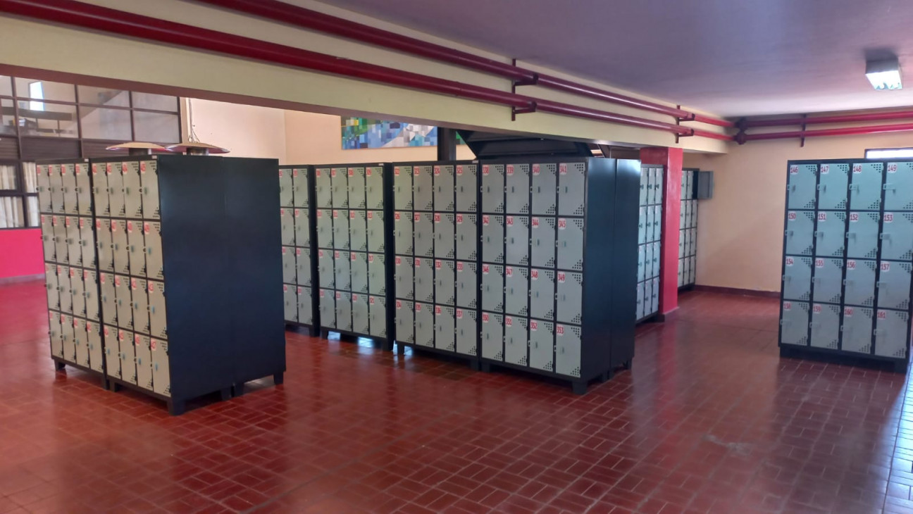 imagen Un logro colectivo: la Cooperadora concretó la instalación de casilleros en la escuela