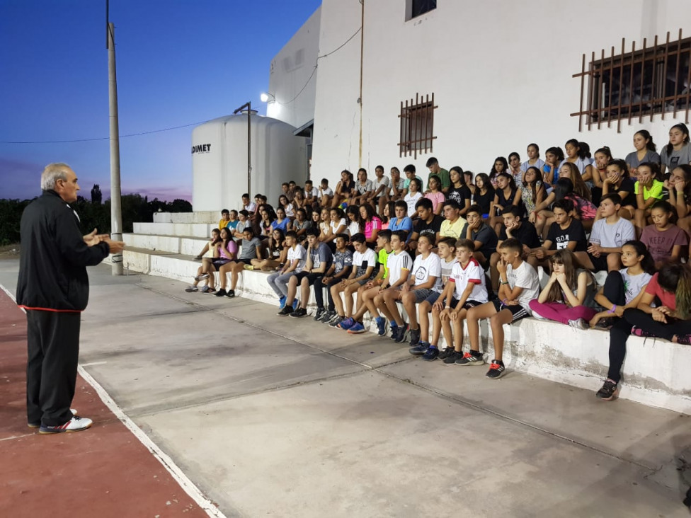 imagen "Los pequeños ingresantes a la E.A. comienzan a palpitar con ella"