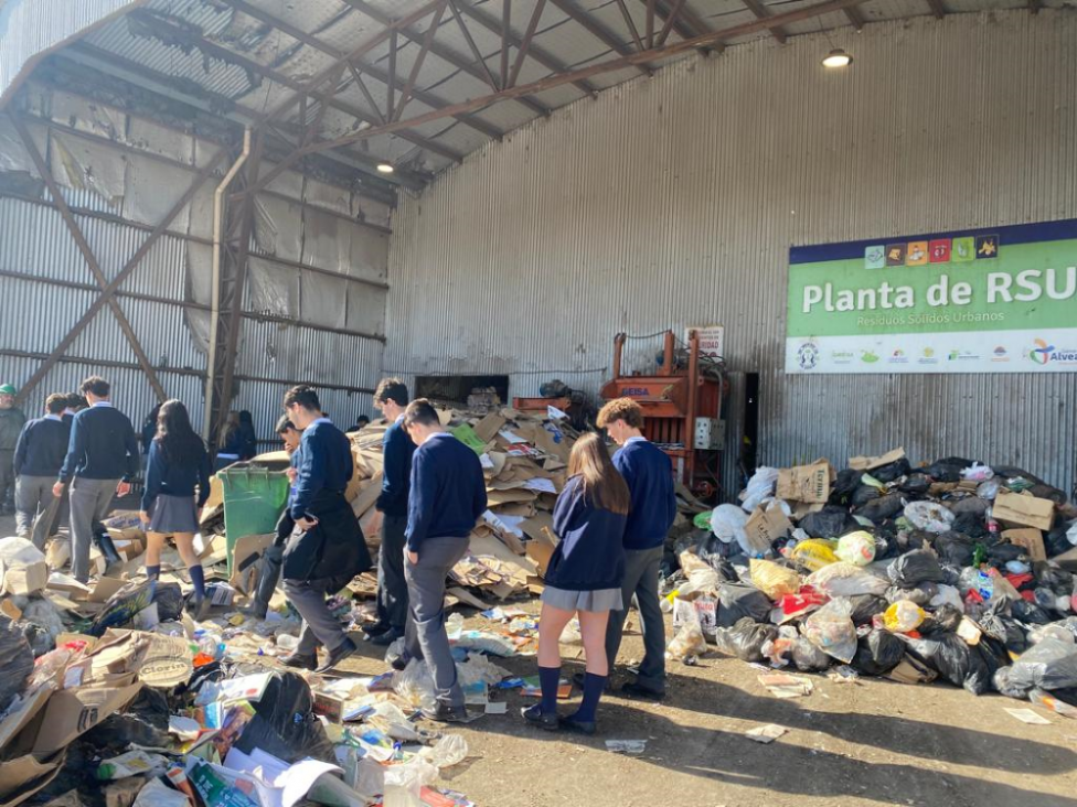 imagen Los alumnos de 4° año visitaron la Planta de Residuos Sólidos Urbanos